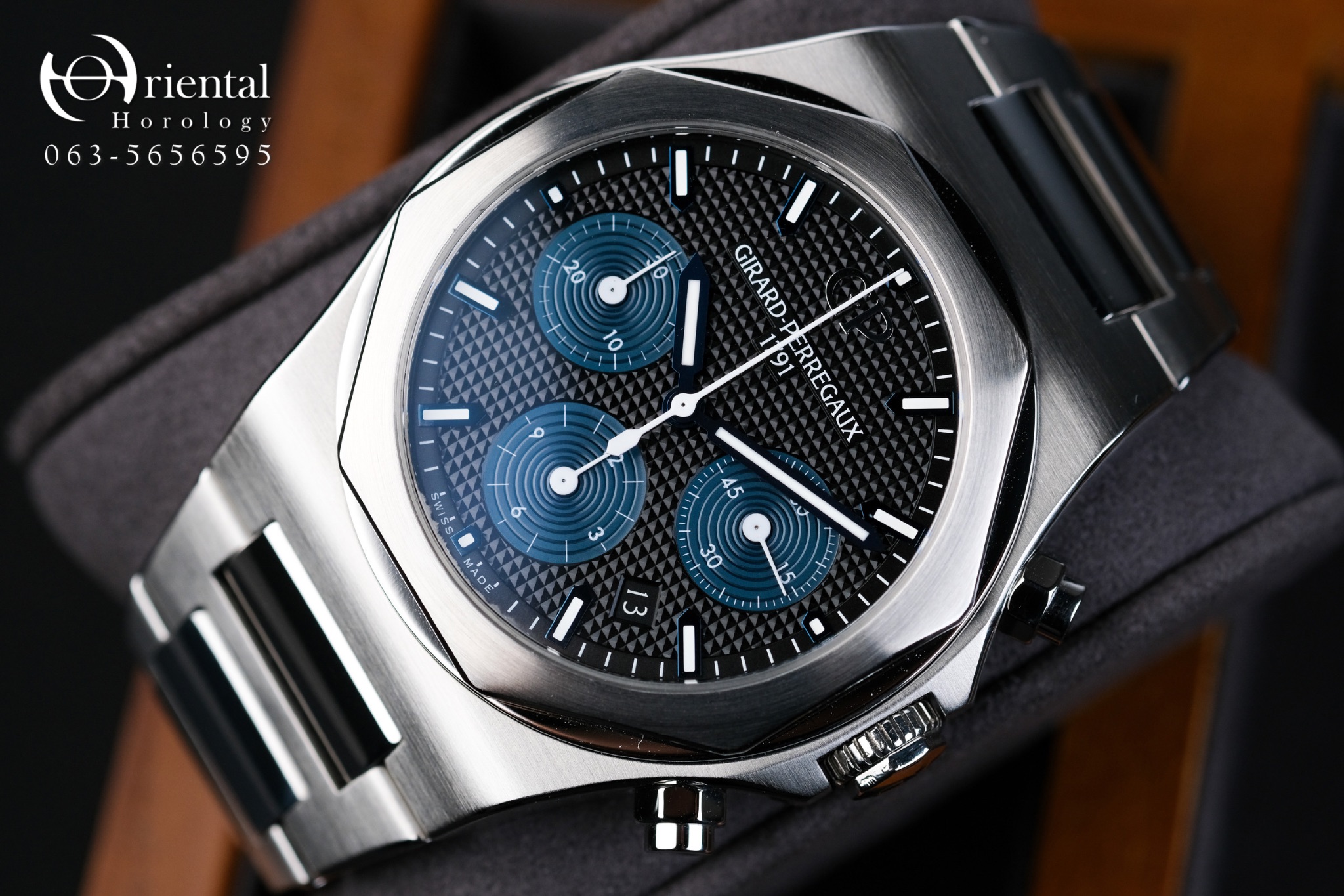 Girard Perregaux Laureato Chronograph Blue Black - Image 2