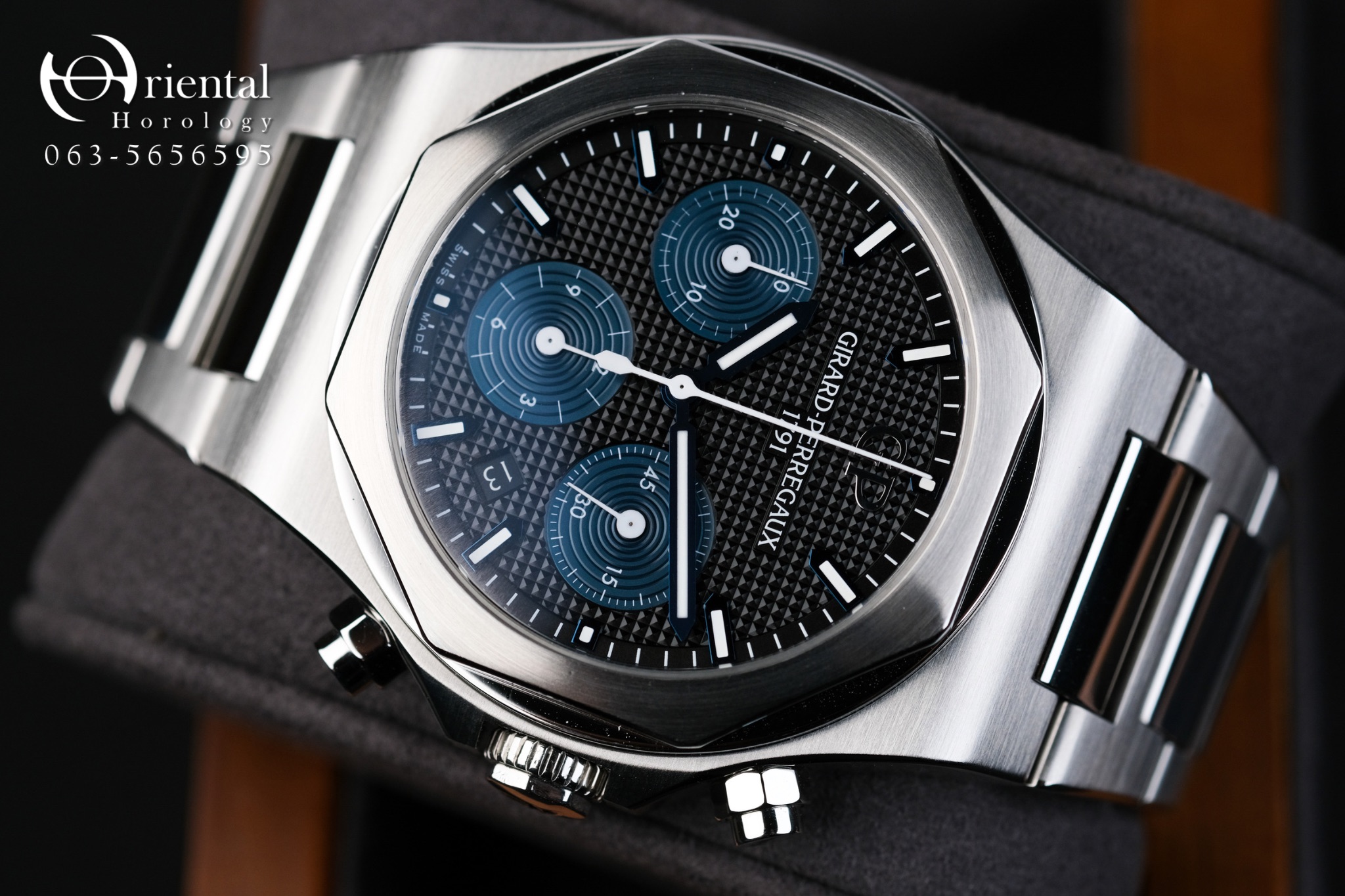 Girard Perregaux Laureato Chronograph Blue Black - Image 3