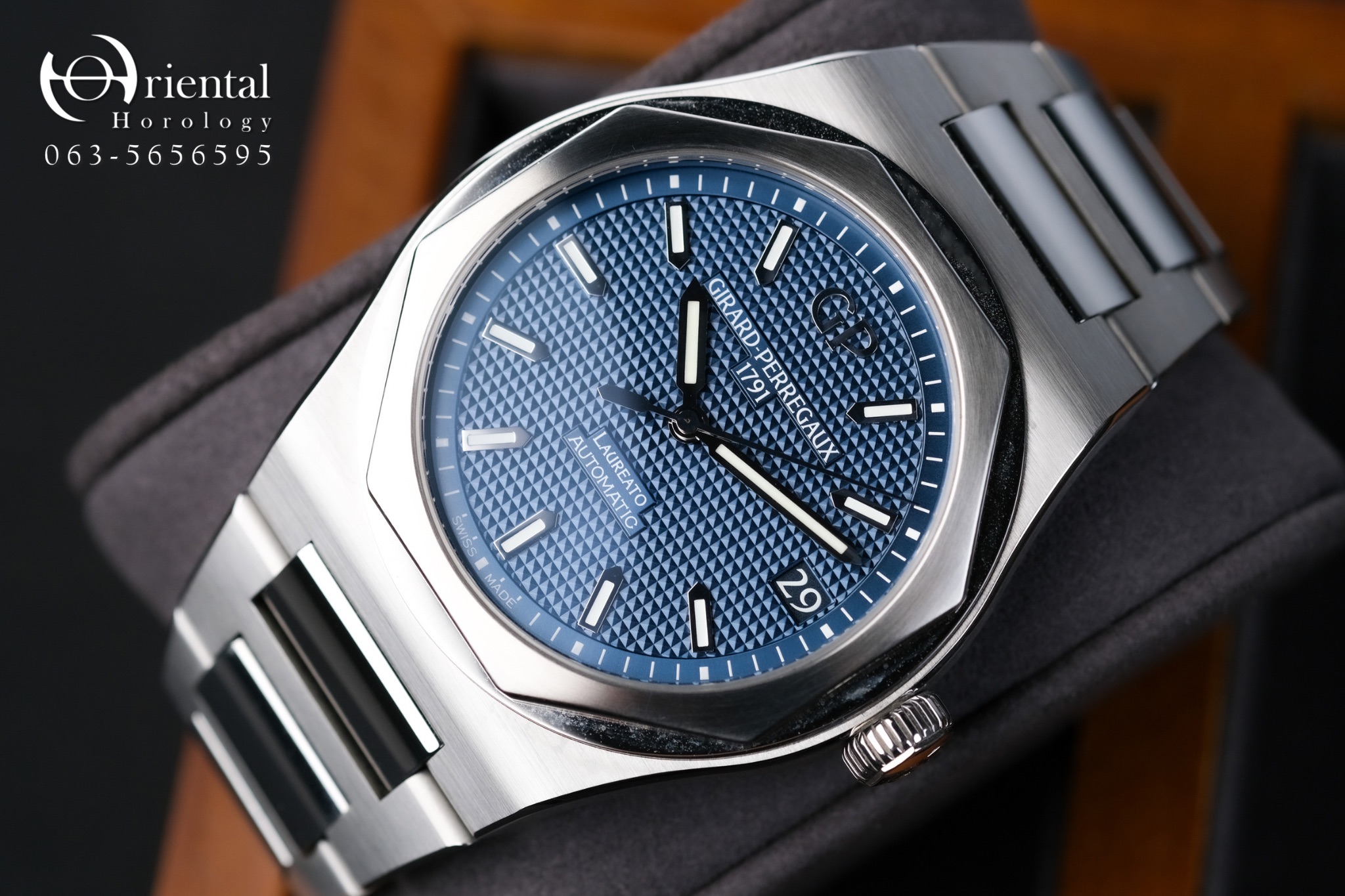 Girard Perregaux Laureato Blue