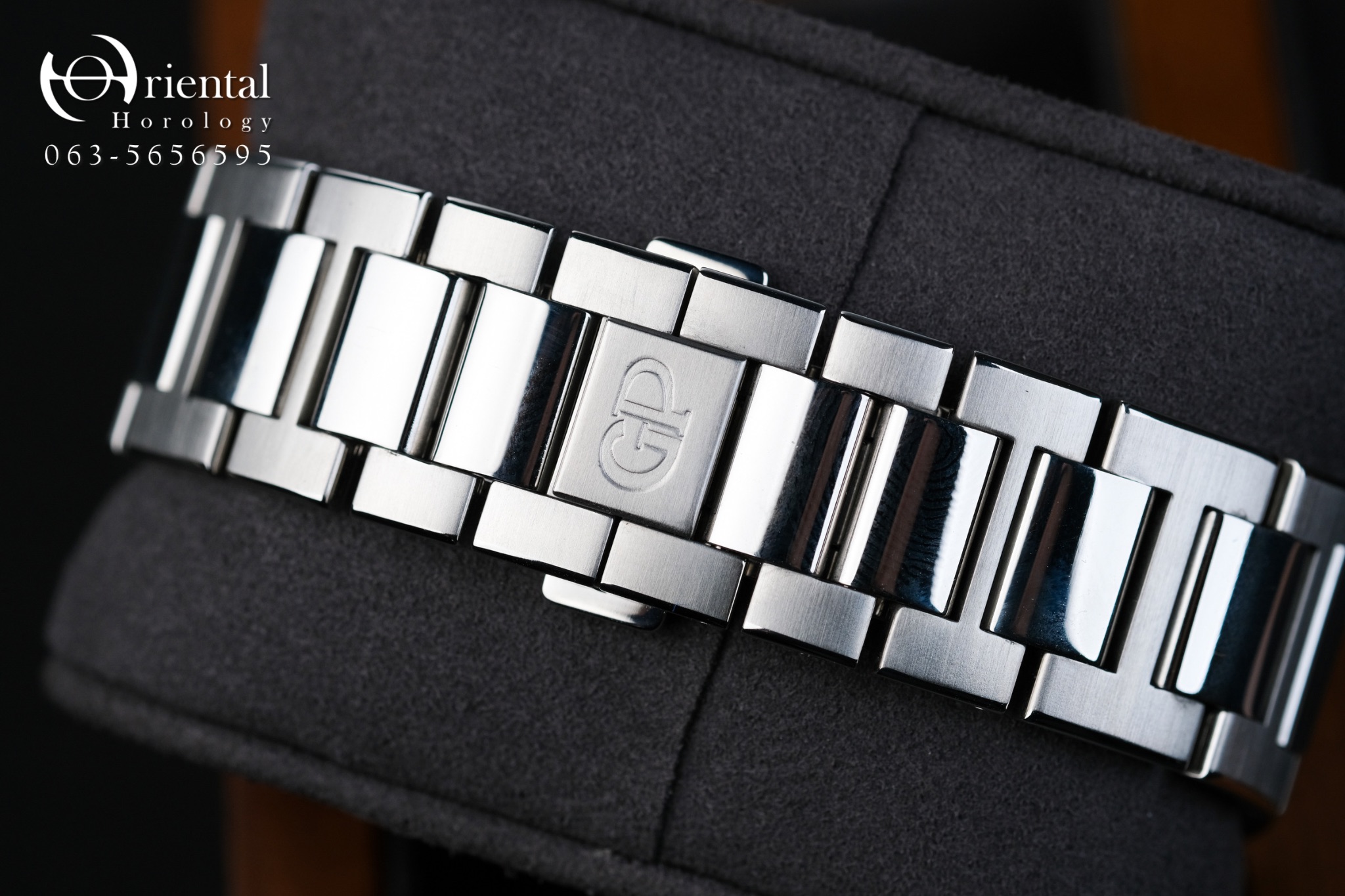 Girard Perregaux Laureato Chronograph Blue Black - Image 8