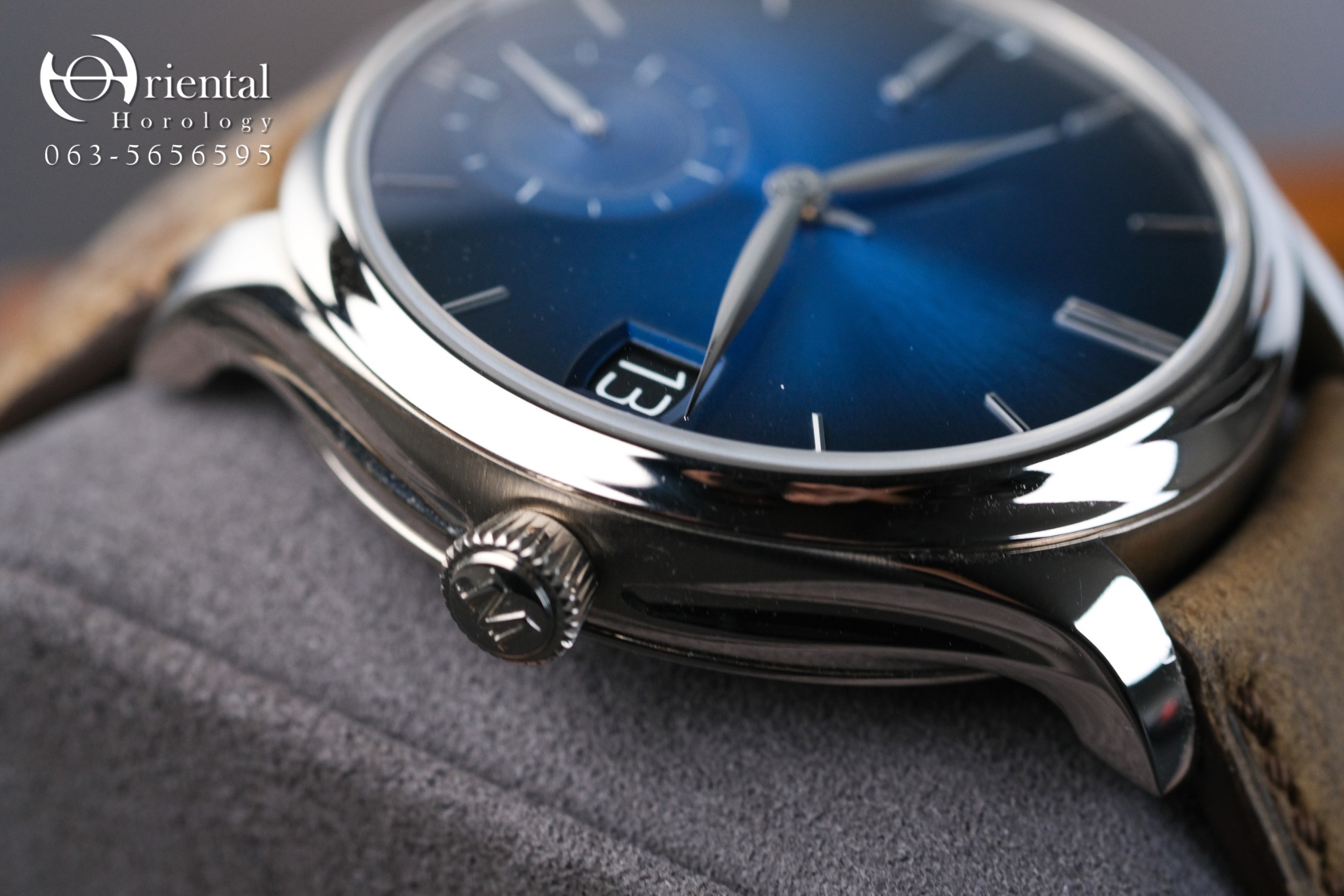 H. Moser & Cie. Endeavour Perpetual Calendar 18K White Gold - Image 5