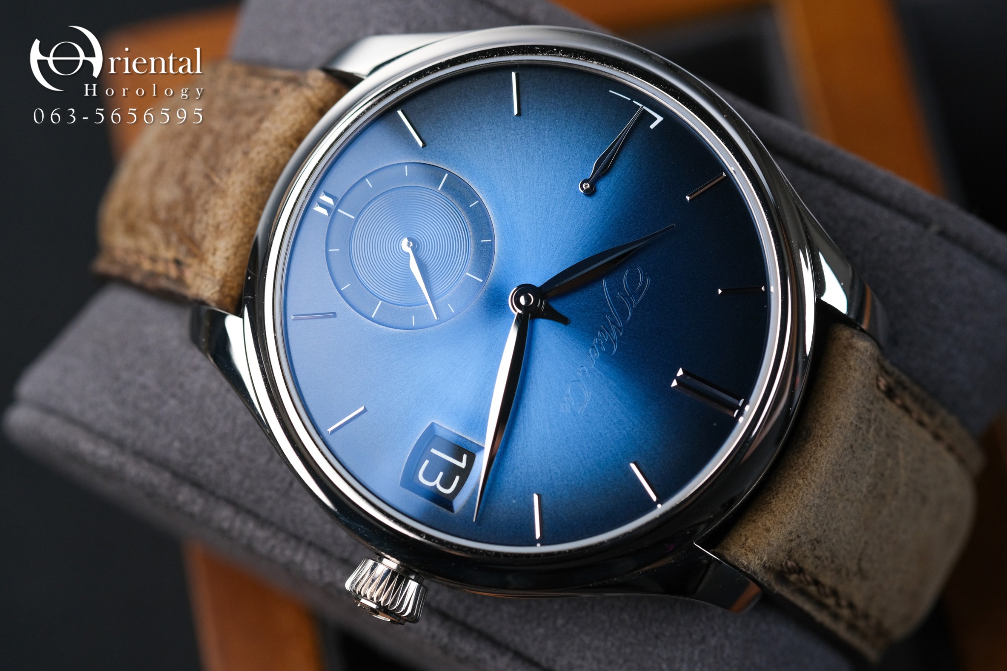 H. Moser & Cie. Endeavour Perpetual Calendar 18K White Gold - Image 3