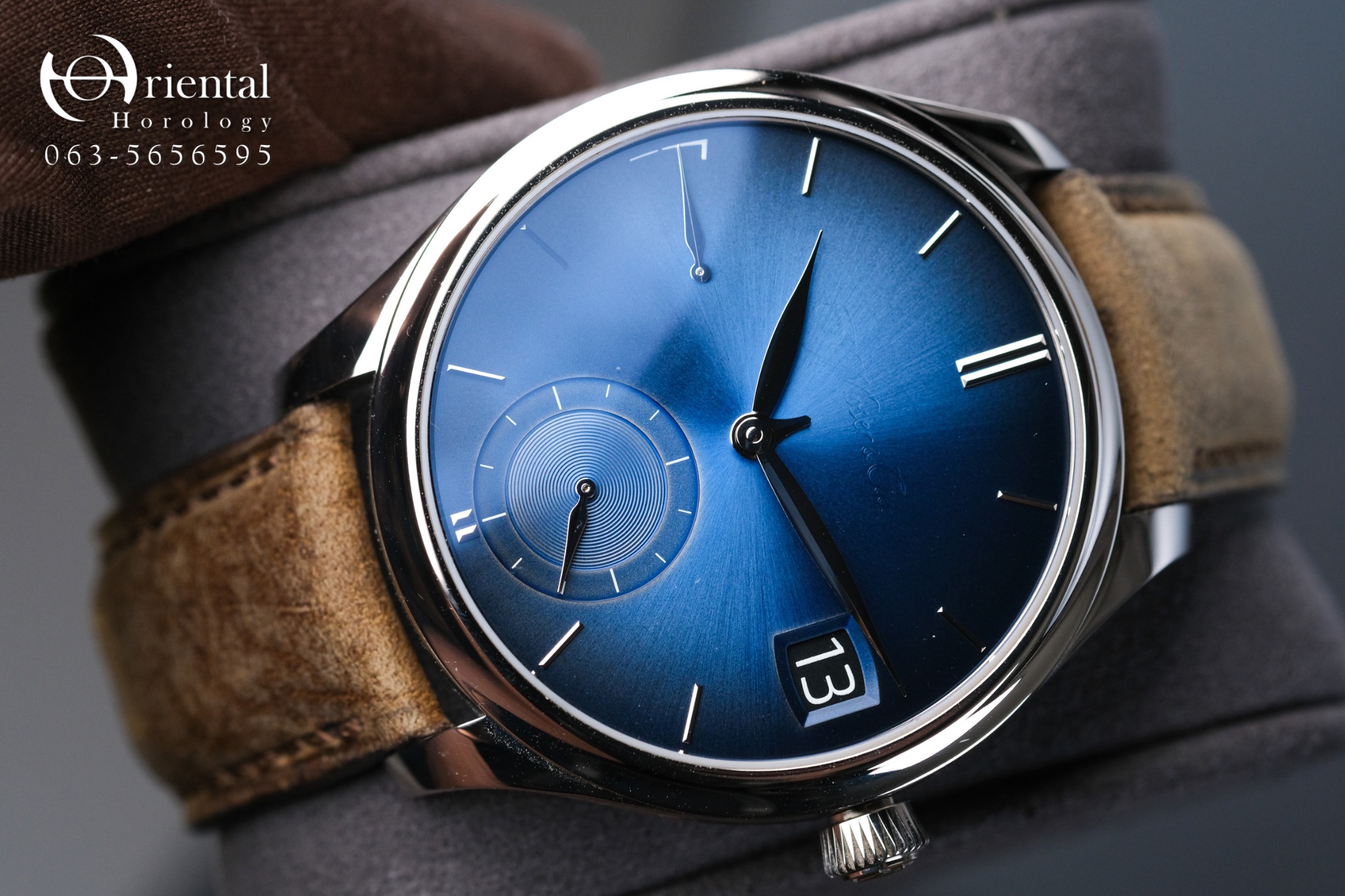 H. Moser & Cie. Endeavour Perpetual Calendar 18K White Gold - Image 2