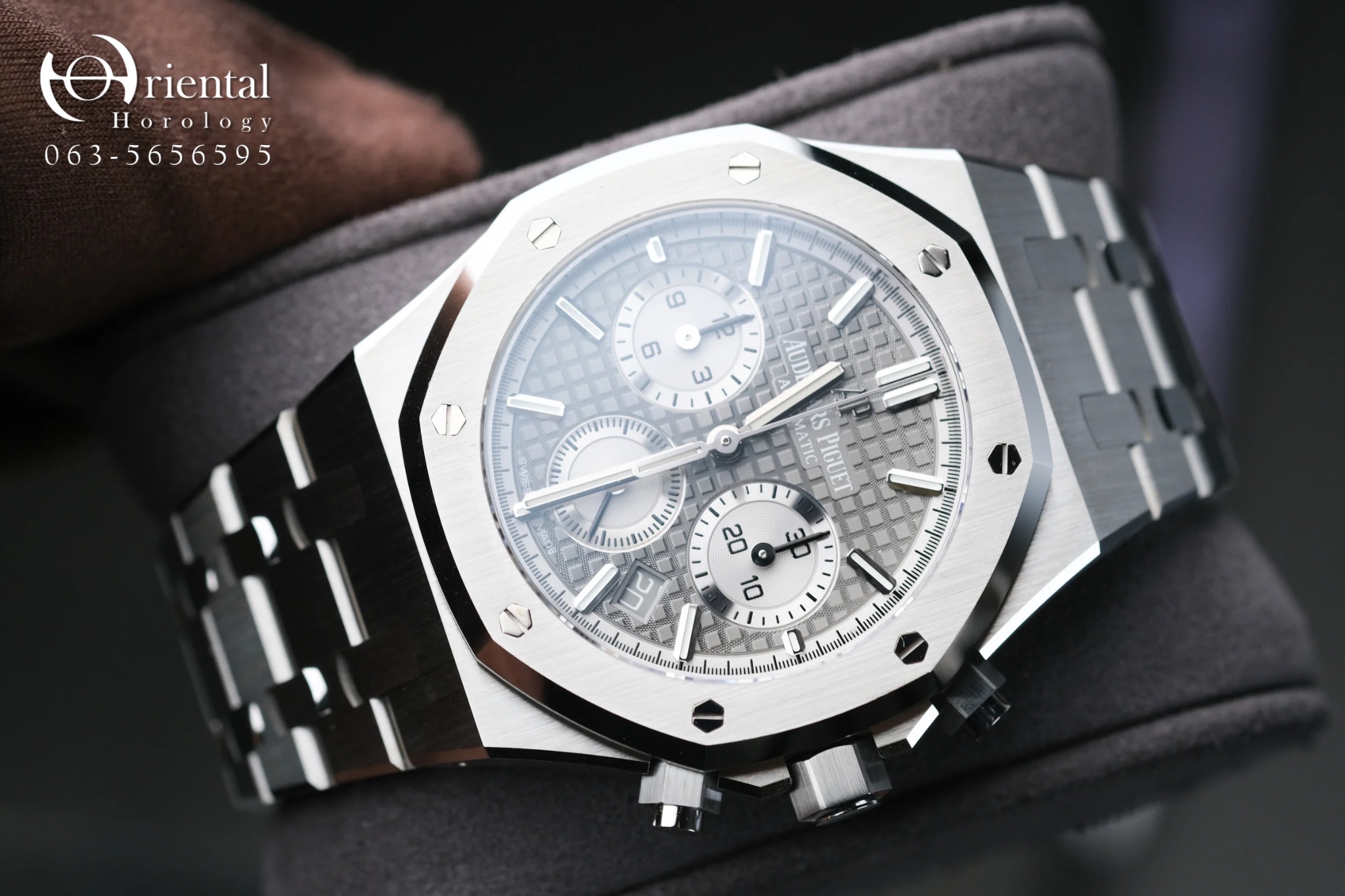 Audemars Piguet Royal Oak Chronograph - Image 4