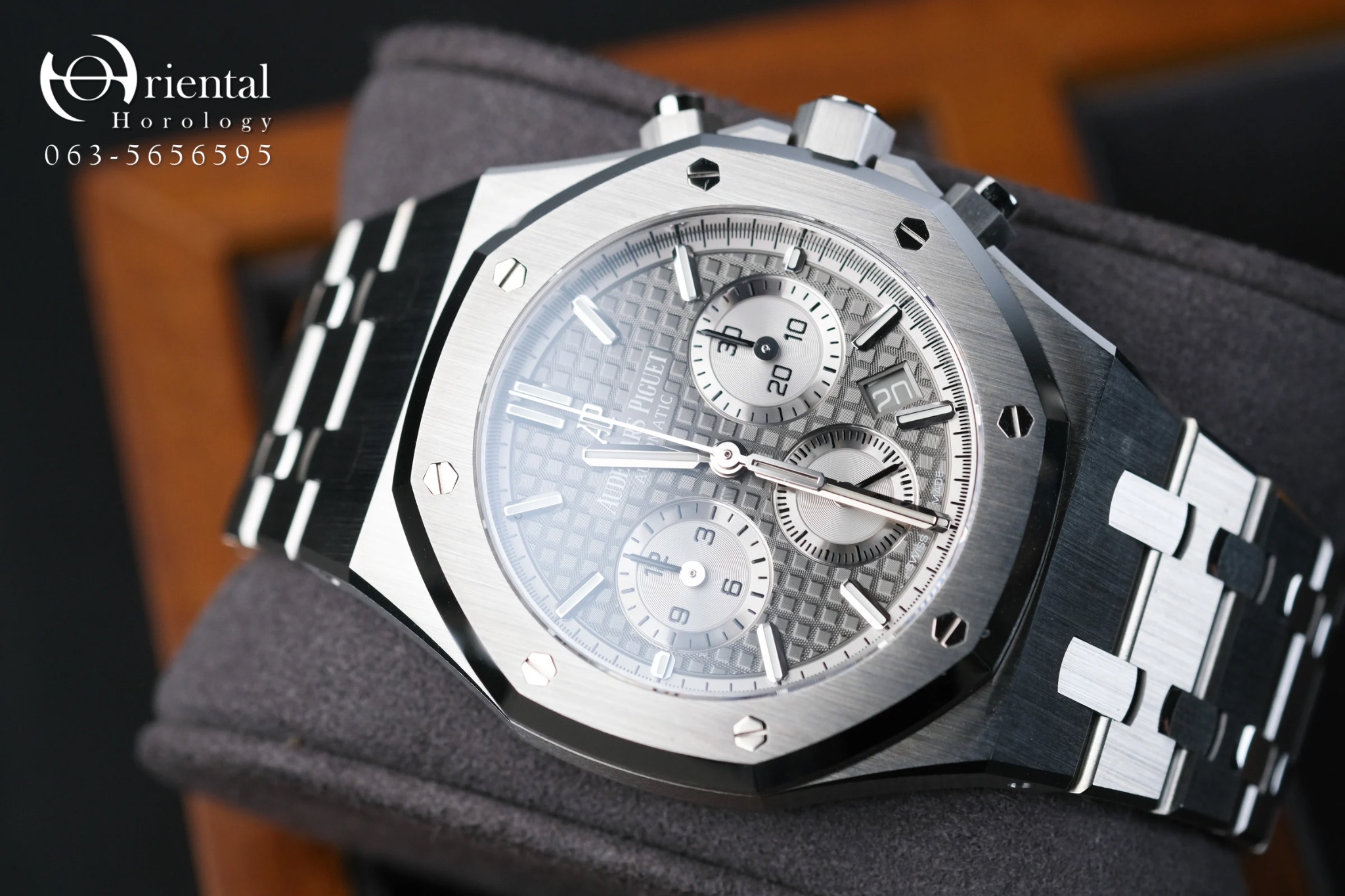 Audemars Piguet Royal Oak Chronograph - Image 2