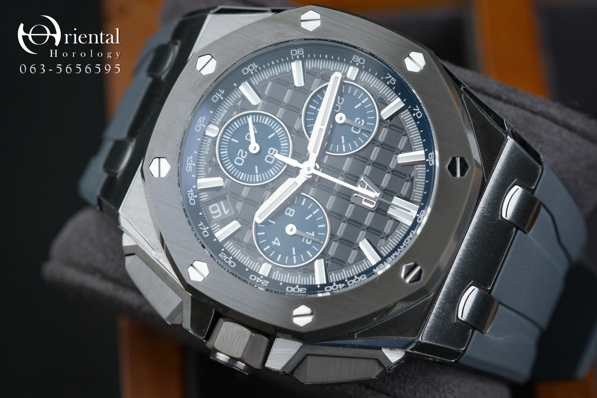 AP Royal Oak Offshore Chronograph Titanium Ceramic - Image 4