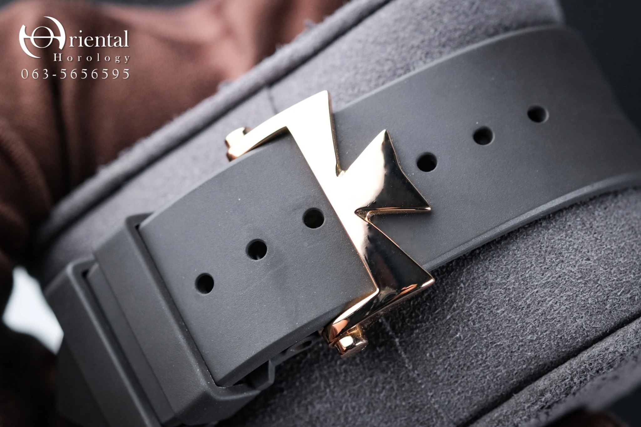 VC Overseas Dual Time Rose Gold - Image 7