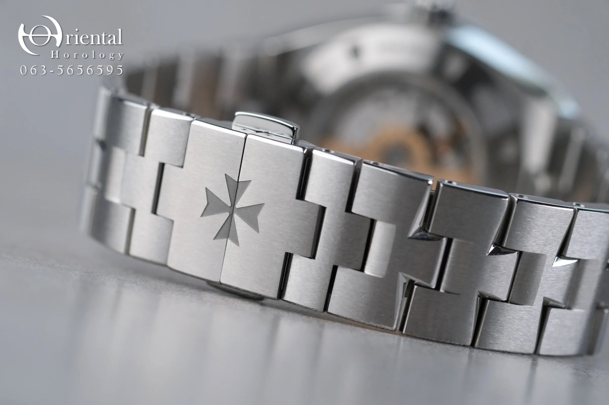 VC Overseas 4600V Blue dial - Image 6