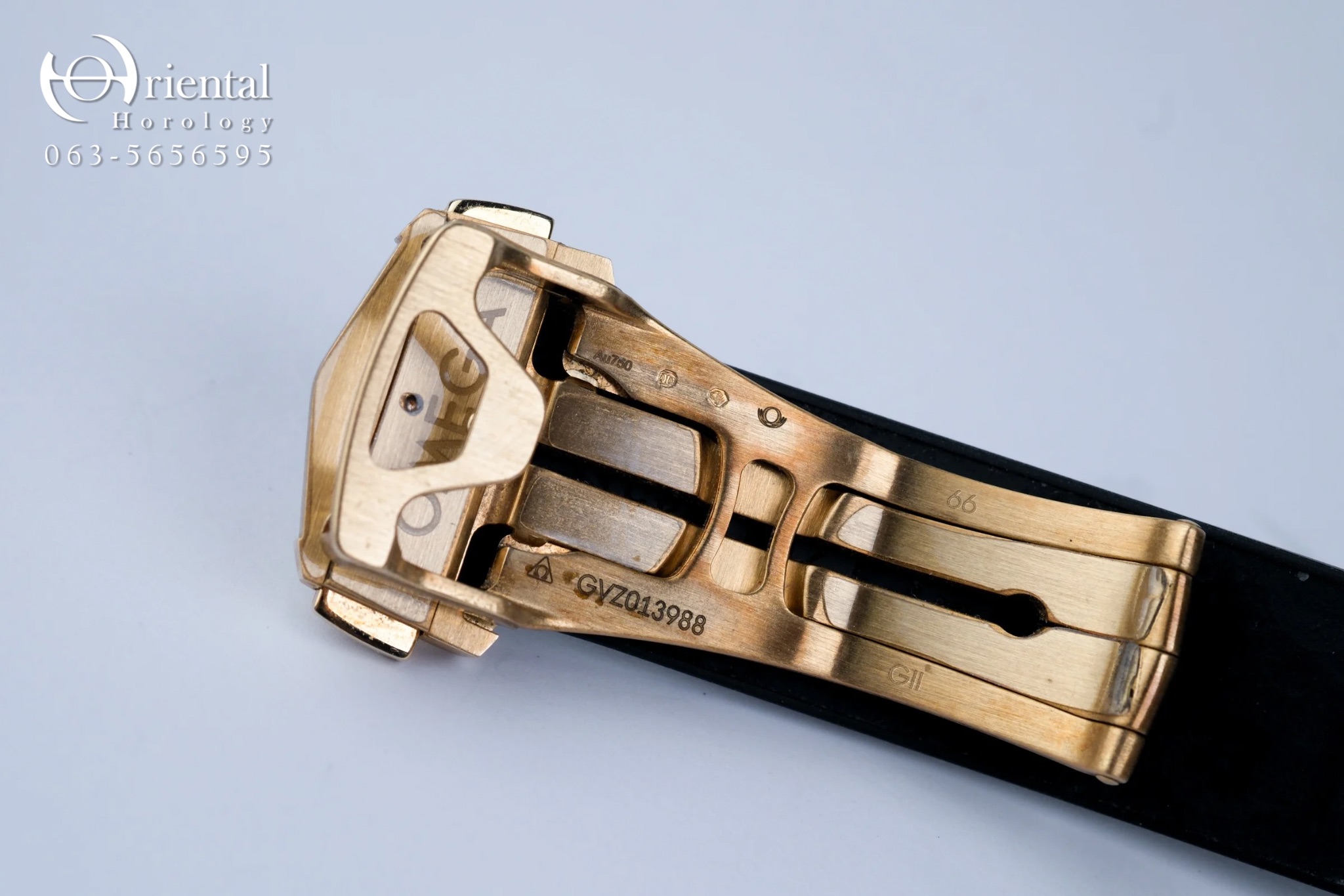 Omega Speedmaster 18K Moonshine Gold Panda - Image 7