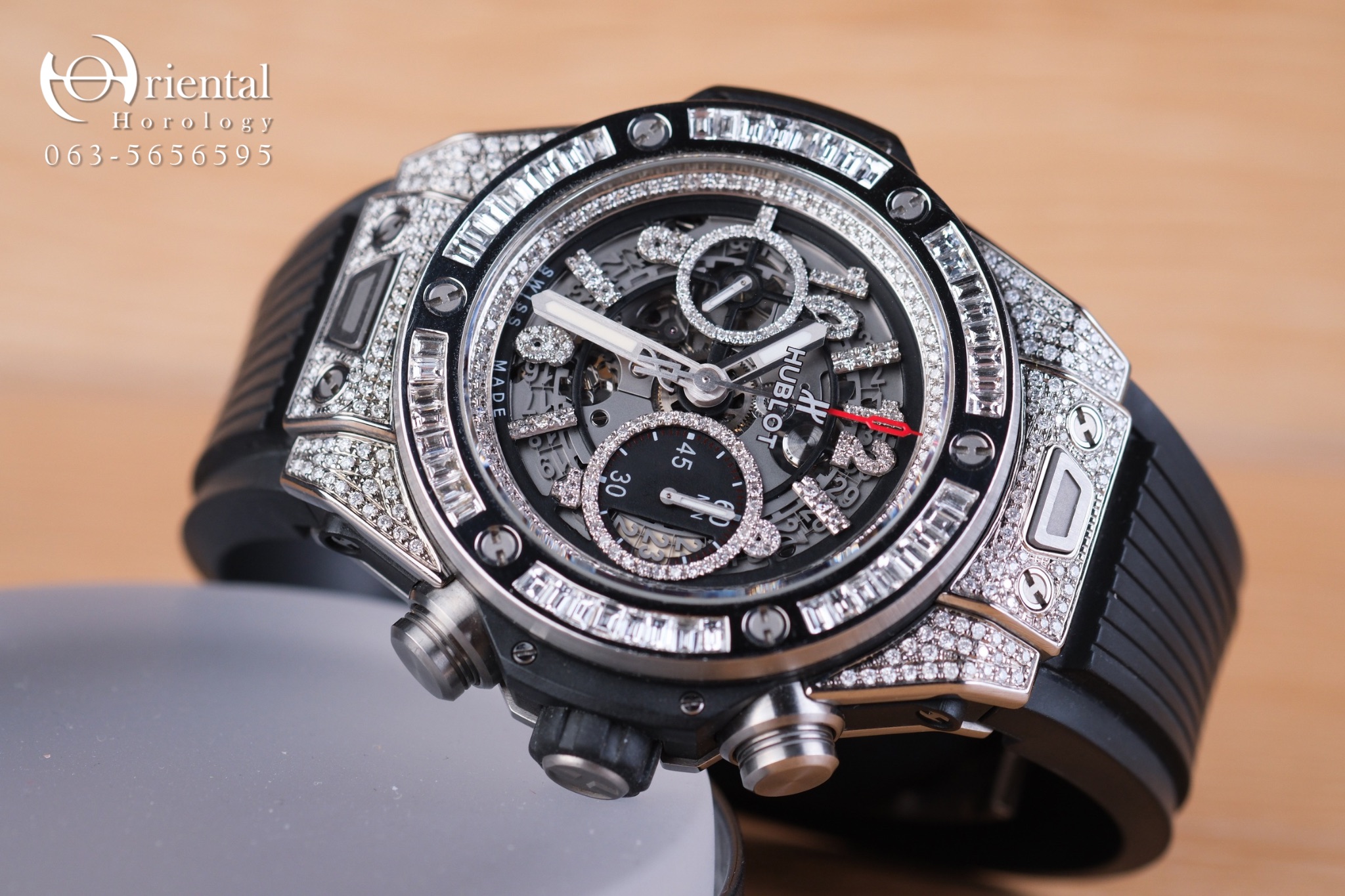 Hublot Unico Titanium 45 Diamonds - Image 3