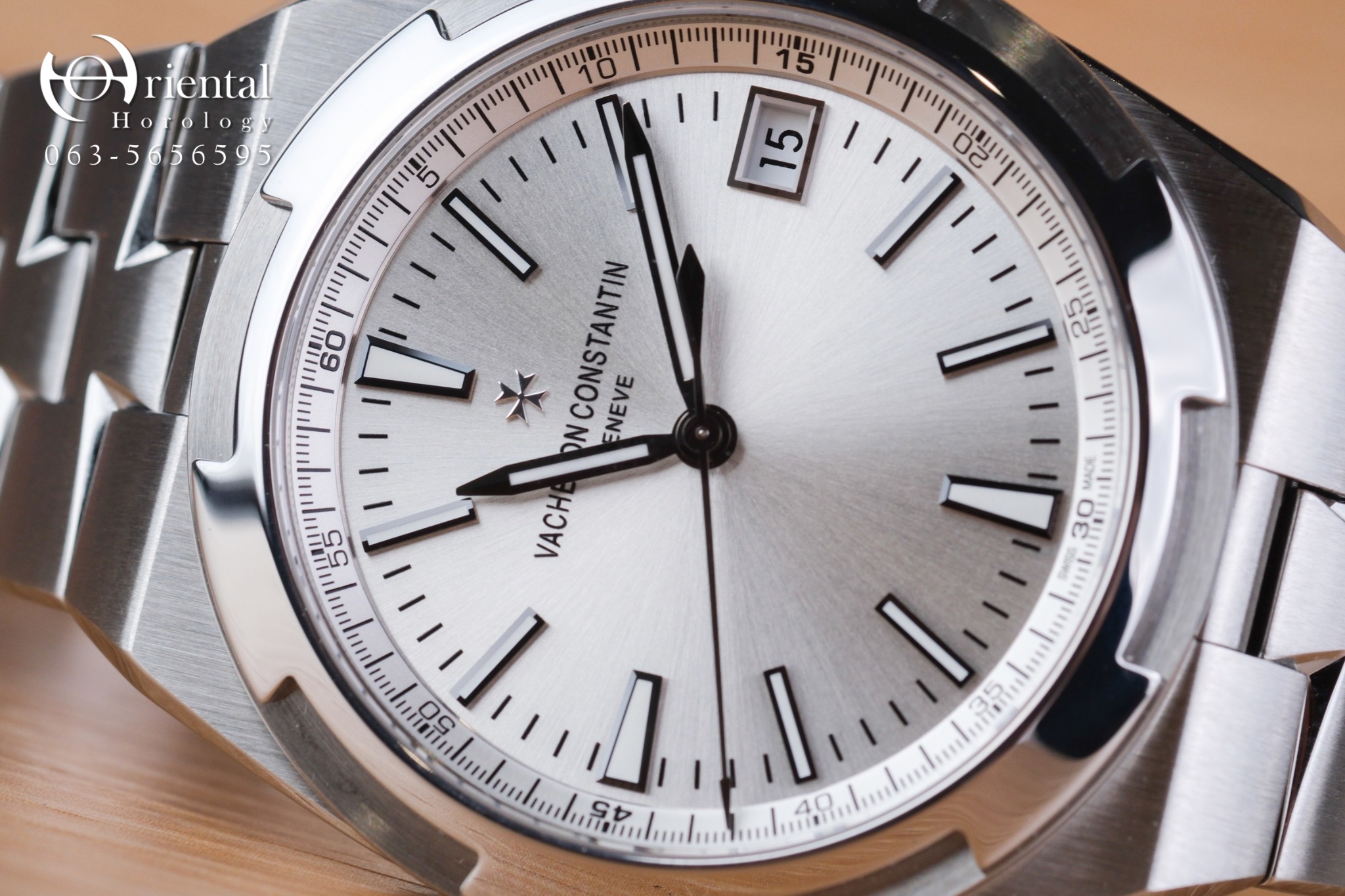 Vacheron Constantin Overseas 4500V Silver Dial - Image 2