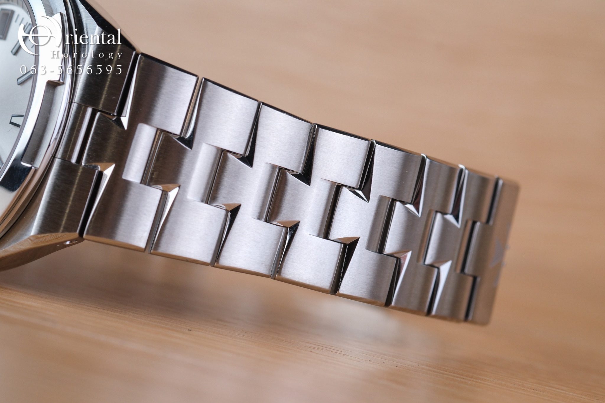 Vacheron Constantin Overseas 4500V Silver Dial - Image 6